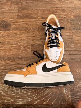 Women’s Nike Retro Low Jordan 1